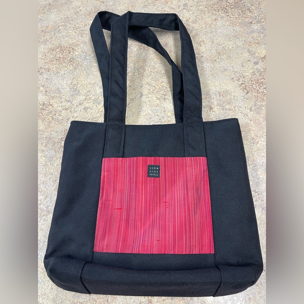 Lisa Lill Reversible Studio Bag- NEW- Black and Gold or Black and Fushsia